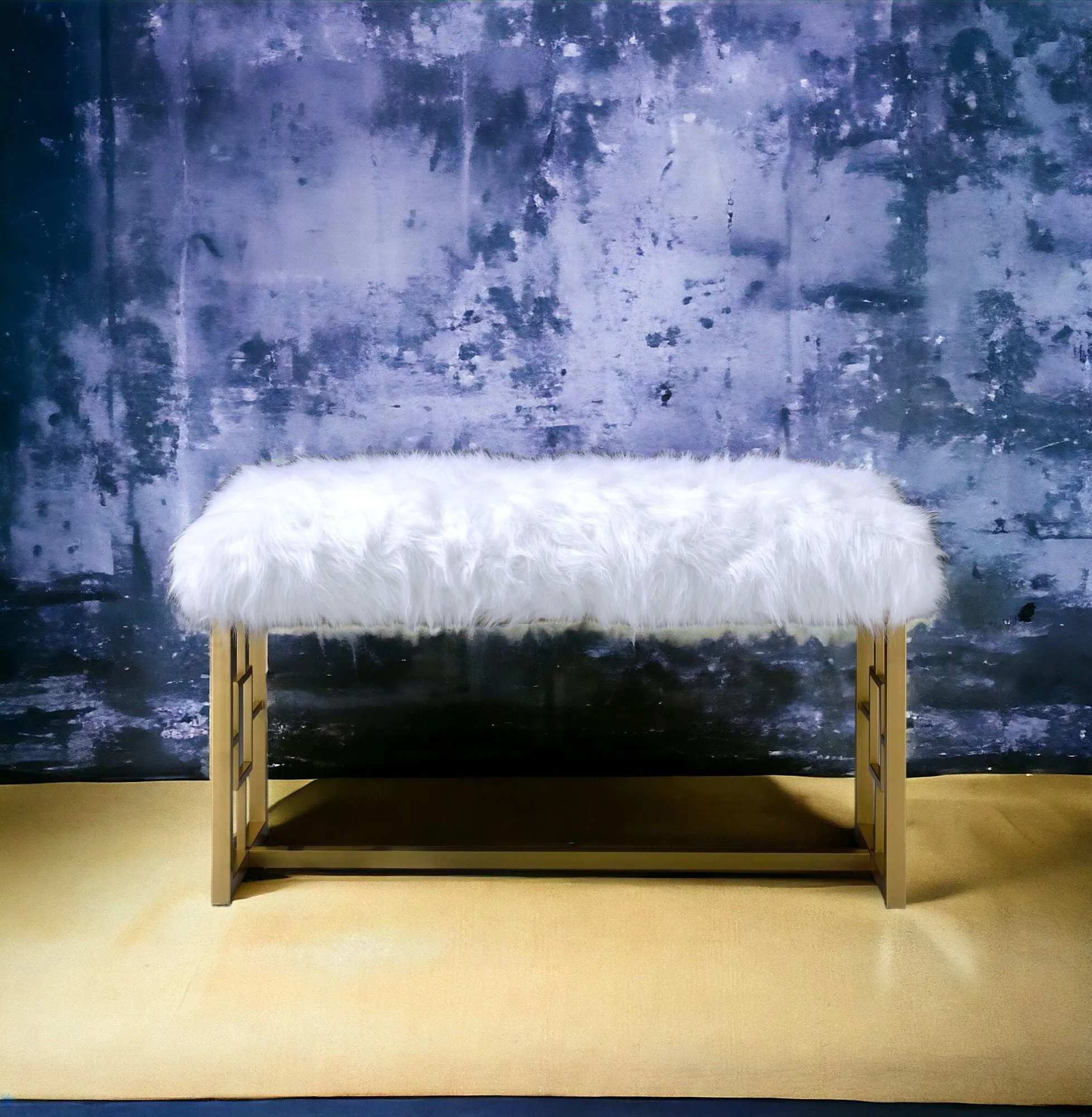Bagley II - Bench Faux Fur - White / Gold by Couch.com