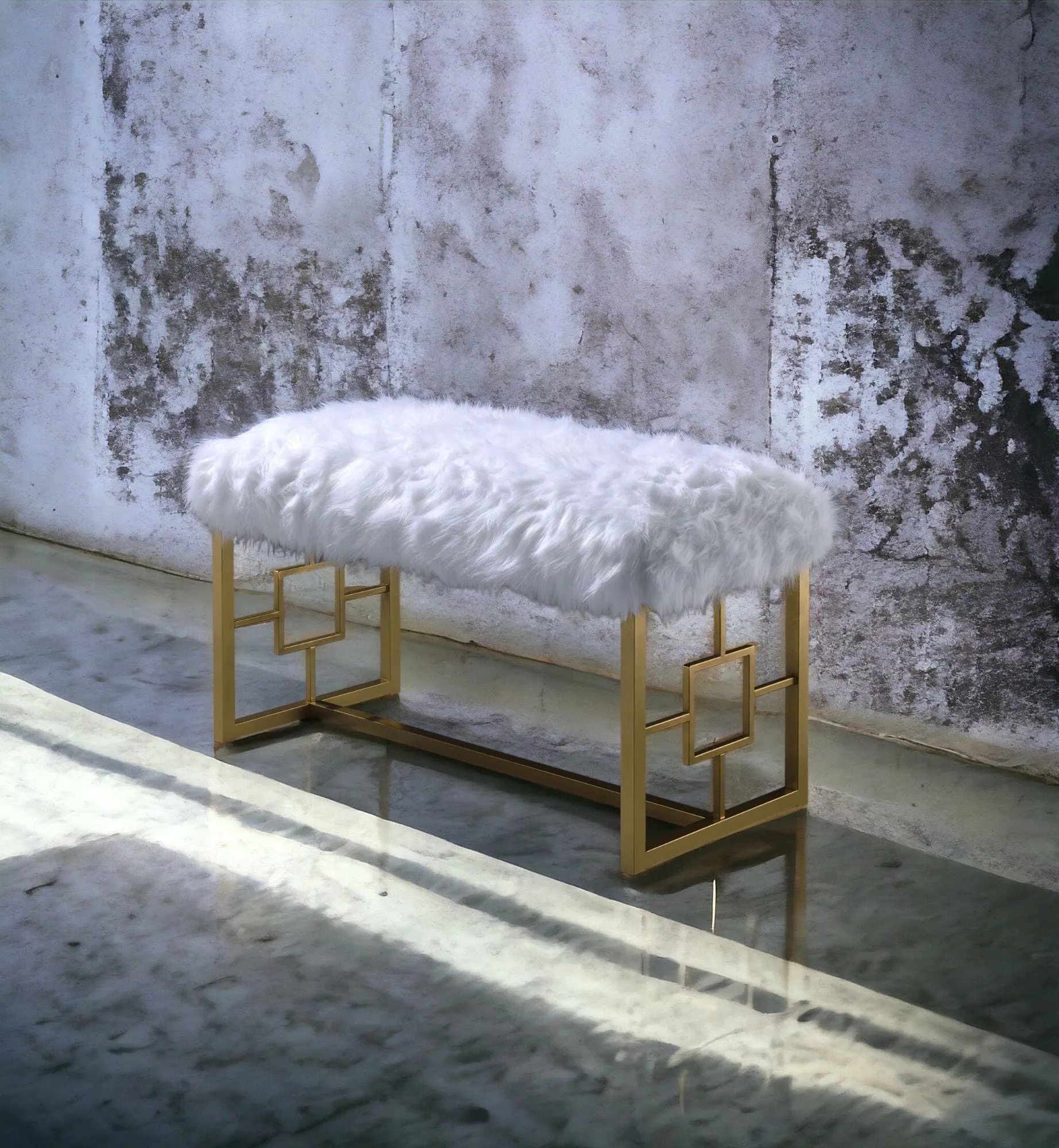 Bagley II - Bench Faux Fur - White / Gold by Couch.com