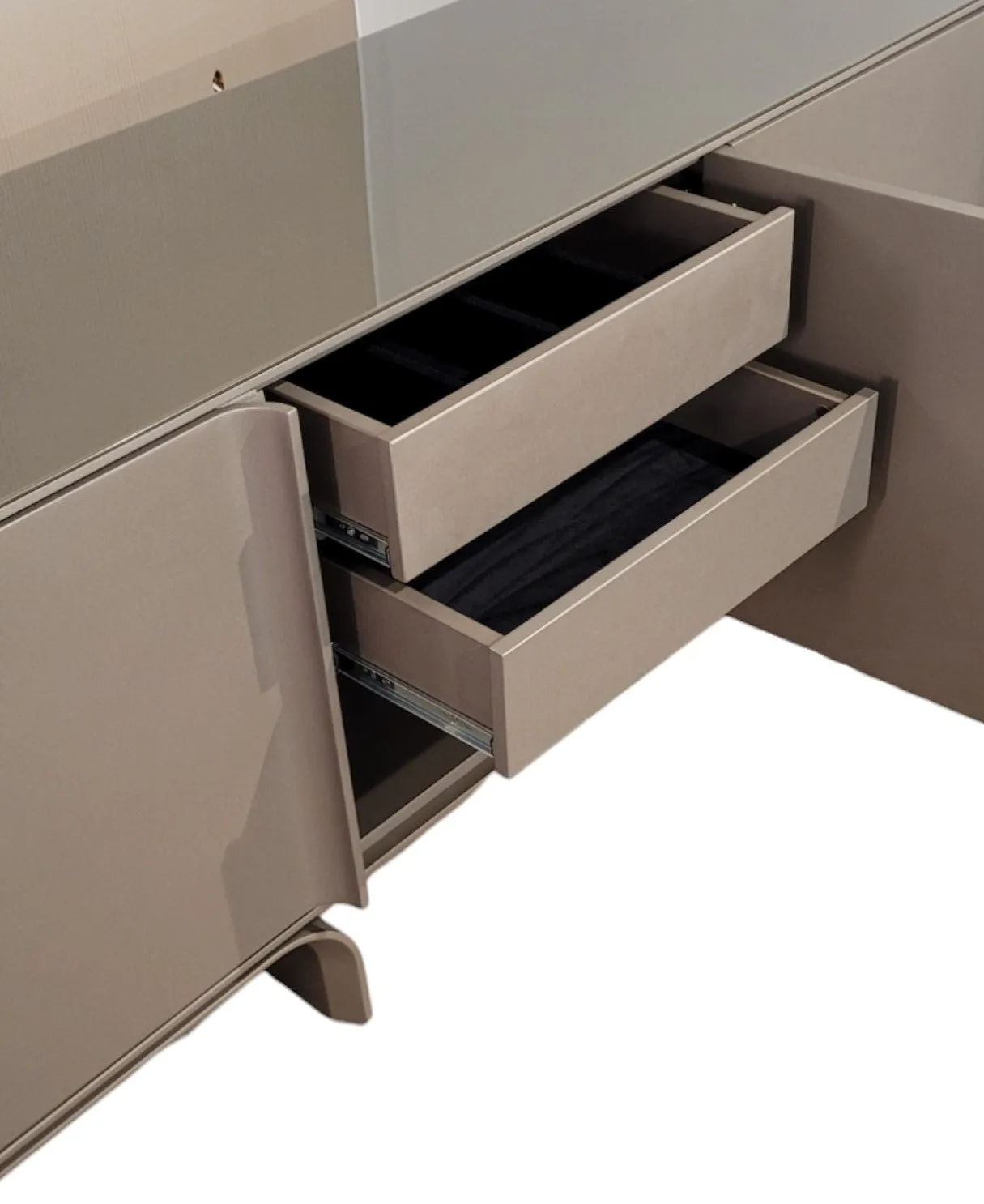 Leaf Urano Sideboard